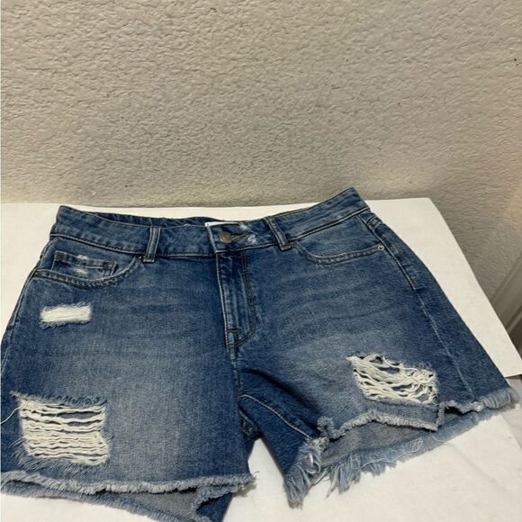 DL1961 Distressed Denim Jean Cut Off Shorts Karlie Boyfriend Shorts 28 - Picture 3 of 12